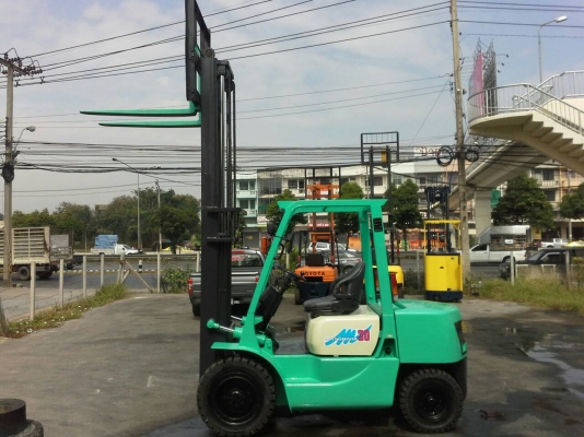 Mitsubishi ขนาด3ตัน เสาสูง3ม.เกียร์ออร์โต้ เครื่องยนต์ดีเซลS4S ยางตันใหม่4เส้น ราคาต่อรองได้0816161541