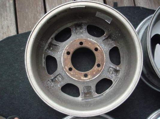 ขายล้อผสมเลือกตามชอบ usa อเมริกาขอบ 16กว้าง 8นิ้ว6รู139 4วงครับ