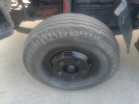 รถบรรทุกน้ำหรือรถดูดส้วม เป็นแทงค์สแตนเลสทั้งลูก ถังจุ 4,000 ลิตร