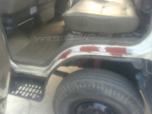 รถบรรทุกน้ำหรือรถดูดส้วม เป็นแทงค์สแตนเลสทั้งลูก ถังจุ 4,000 ลิตร