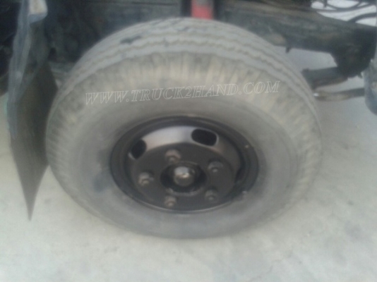 รถบรรทุกน้ำหรือรถดูดส้วม เป็นแทงค์สแตนเลสทั้งลูก ถังจุ 4,000 ลิตร