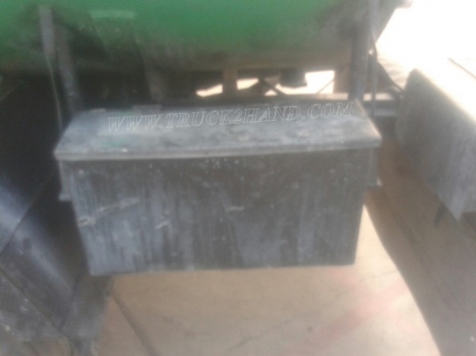 รถบรรทุกน้ำหรือรถดูดส้วม เป็นแทงค์สแตนเลสทั้งลูก ถังจุ 4,000 ลิตร