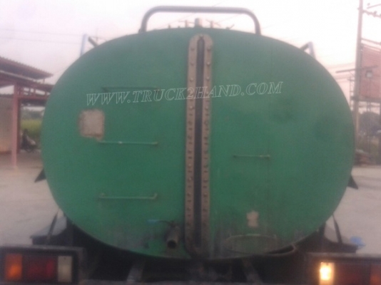 รถบรรทุกน้ำหรือรถดูดส้วม เป็นแทงค์สแตนเลสทั้งลูก ถังจุ 4,000 ลิตร