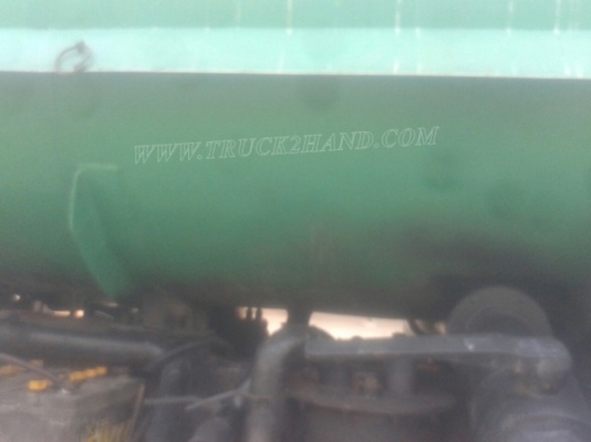 รถบรรทุกน้ำหรือรถดูดส้วม เป็นแทงค์สแตนเลสทั้งลูก ถังจุ 4,000 ลิตร