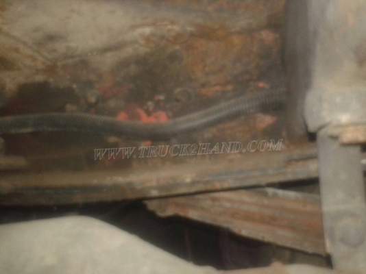 รถบรรทุกน้ำหรือรถดูดส้วม เป็นแทงค์สแตนเลสทั้งลูก ถังจุ 4,000 ลิตร