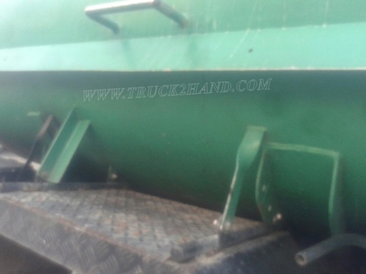 รถบรรทุกน้ำหรือรถดูดส้วม เป็นแทงค์สแตนเลสทั้งลูก ถังจุ 4,000 ลิตร