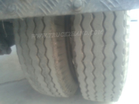 รถบรรทุกน้ำหรือรถดูดส้วม เป็นแทงค์สแตนเลสทั้งลูก ถังจุ 4,000 ลิตร