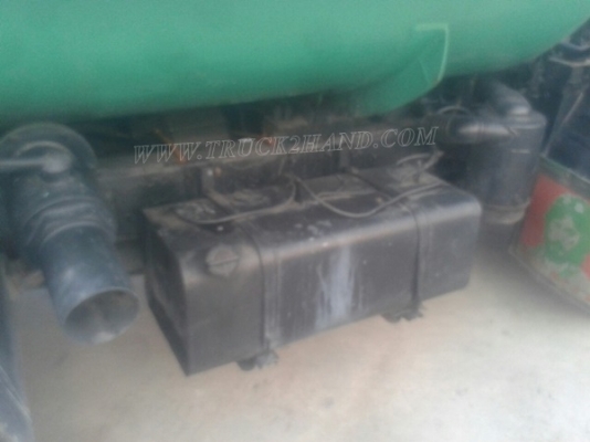 รถบรรทุกน้ำหรือรถดูดส้วม เป็นแทงค์สแตนเลสทั้งลูก ถังจุ 4,000 ลิตร