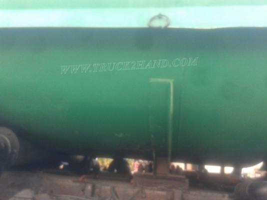 รถบรรทุกน้ำหรือรถดูดส้วม เป็นแทงค์สแตนเลสทั้งลูก ถังจุ 4,000 ลิตร