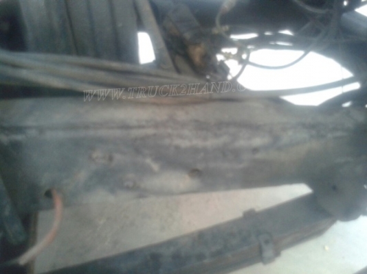 รถบรรทุกน้ำหรือรถดูดส้วม เป็นแทงค์สแตนเลสทั้งลูก ถังจุ 4,000 ลิตร