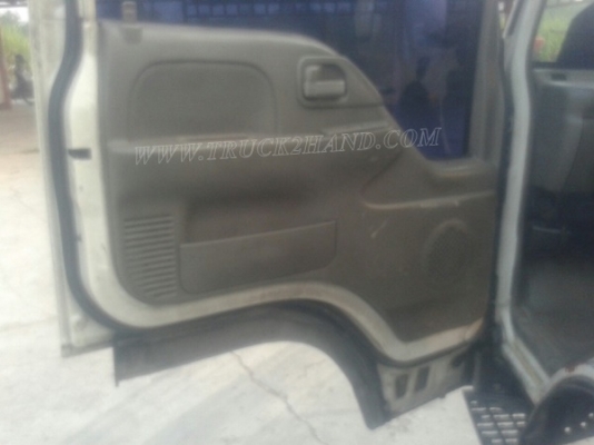 รถบรรทุกน้ำหรือรถดูดส้วม เป็นแทงค์สแตนเลสทั้งลูก ถังจุ 4,000 ลิตร