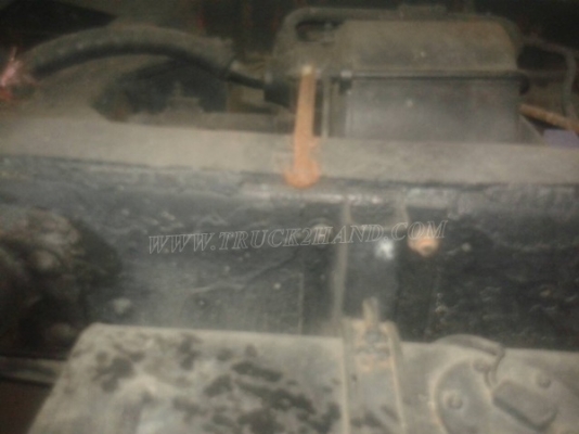 รถบรรทุกน้ำหรือรถดูดส้วม เป็นแทงค์สแตนเลสทั้งลูก ถังจุ 4,000 ลิตร