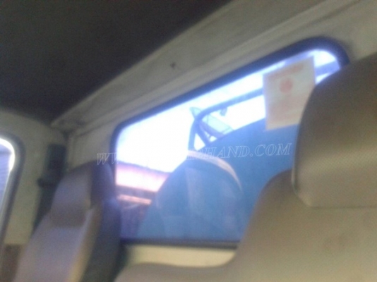 รถบรรทุกน้ำหรือรถดูดส้วม เป็นแทงค์สแตนเลสทั้งลูก ถังจุ 4,000 ลิตร