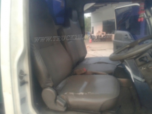 รถบรรทุกน้ำหรือรถดูดส้วม เป็นแทงค์สแตนเลสทั้งลูก ถังจุ 4,000 ลิตร