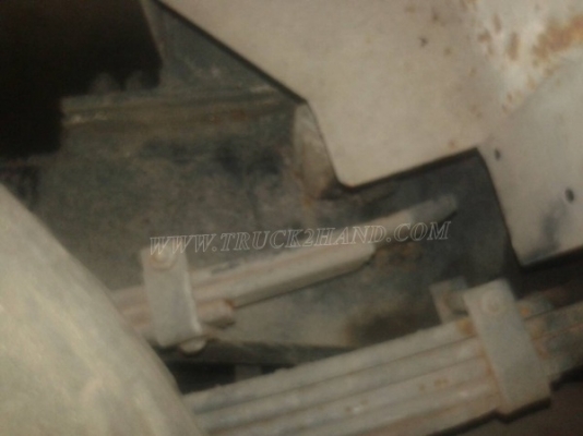 รถบรรทุกน้ำหรือรถดูดส้วม เป็นแทงค์สแตนเลสทั้งลูก ถังจุ 4,000 ลิตร