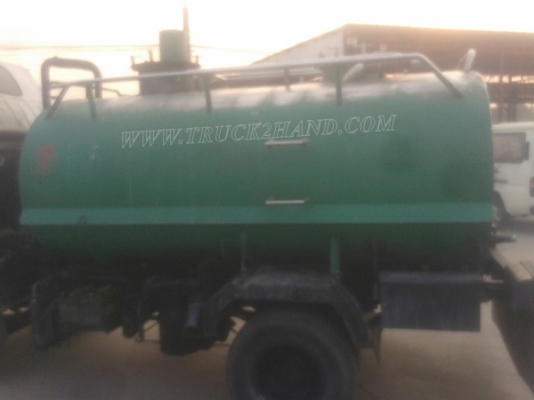 รถบรรทุกน้ำหรือรถดูดส้วม เป็นแทงค์สแตนเลสทั้งลูก ถังจุ 4,000 ลิตร