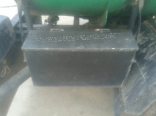 รถบรรทุกน้ำหรือรถดูดส้วม เป็นแทงค์สแตนเลสทั้งลูก ถังจุ 4,000 ลิตร