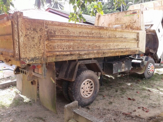 รถอีซูซุ 6 ล้อดั้ม NQR 175 แรงม้า. ปี 50.  ( รถวิ่ง 22x,xxx กม. )     สนใจติดต่อ  081 - 6079515