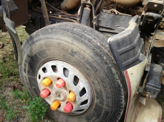 รถอีซูซุ 6 ล้อดั้ม NQR 175 แรงม้า. ปี 50.  ( รถวิ่ง 22x,xxx กม. )     สนใจติดต่อ  081 - 6079515