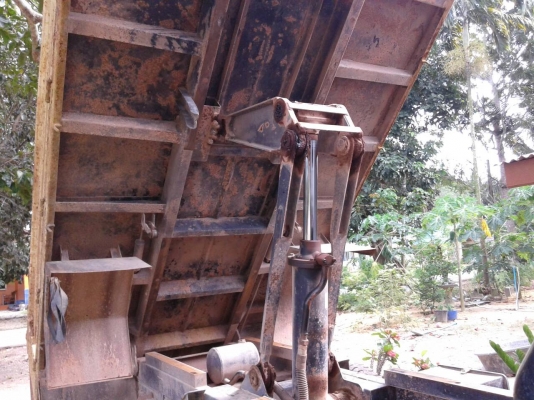 รถอีซูซุ 6 ล้อดั้ม NQR 175 แรงม้า. ปี 50.  ( รถวิ่ง 22x,xxx กม. )     สนใจติดต่อ  081 - 6079515