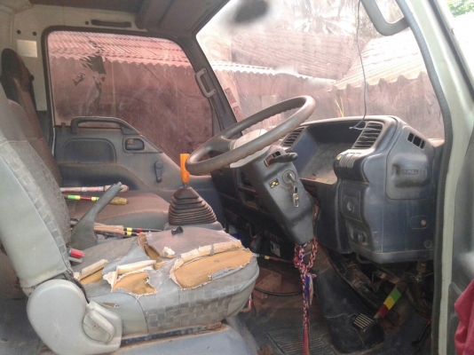 รถอีซูซุ 6 ล้อดั้ม NQR 175 แรงม้า. ปี 50.  ( รถวิ่ง 22x,xxx กม. )     สนใจติดต่อ  081 - 6079515