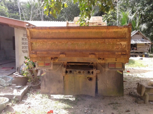 รถอีซูซุ 6 ล้อดั้ม NQR 175 แรงม้า. ปี 50.  ( รถวิ่ง 22x,xxx กม. )     สนใจติดต่อ  081 - 6079515