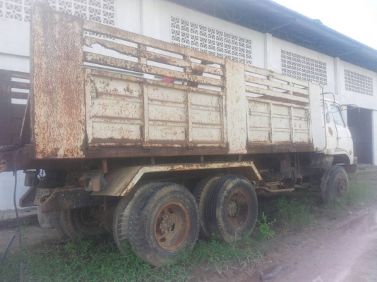 10ล้อดั้ม 230แรง  CW30M...รถห้างแท้. สภาพใช้ได้ คัสซีสวย เครื่องดี