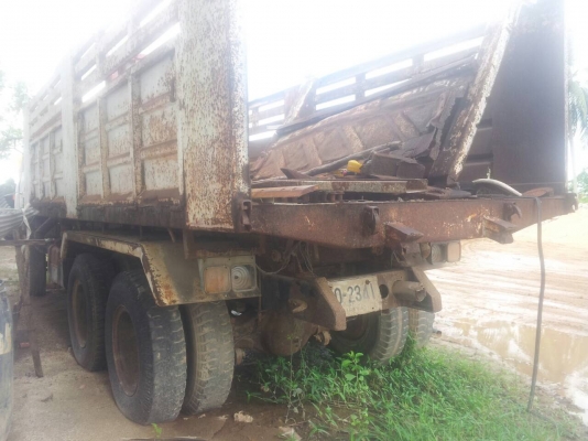 10ล้อดั้ม 230แรง  CW30M...รถห้างแท้. สภาพใช้ได้ คัสซีสวย เครื่องดี