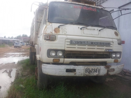 10ล้อดั้ม 230แรง  CW30M...รถห้างแท้. สภาพใช้ได้ คัสซีสวย เครื่องดี