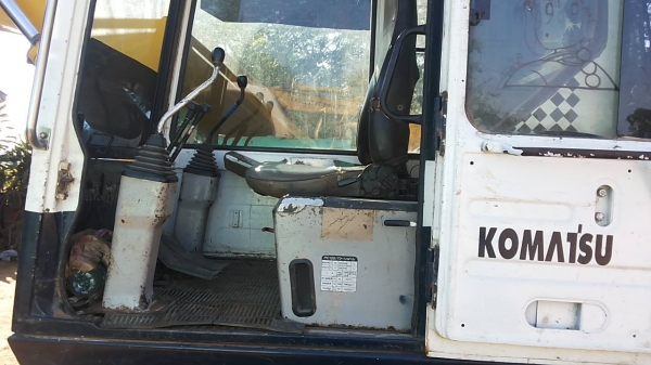 แบคโฮ KOMATSU PC120-5 ตัวเดินใหญ่ ไฟตัด อุปกรณ์กล่อง+จอ มี เอกสารอินวอย **ขาย KOMATSU PC120-5 แบคโฮยอดนิยม รุ่นพิเศษ ตัวเดินใหญ่ สภาพพร้อมใช้งาน เอกสารอินวอย HYD.EXCAVATOR KOMATSU PC120-5 S/N.40309 (ซีเรียลสูง) ตัวเดินใหญ่ ไฟฟ้าตัด อ