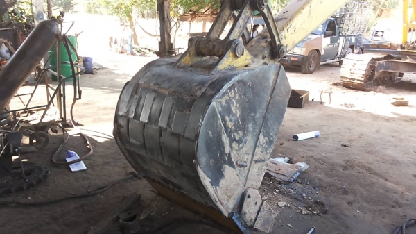 แบคโฮ KOMATSU PC120-5 ตัวเดินใหญ่ ไฟตัด อุปกรณ์กล่อง+จอ มี เอกสารอินวอย **ขาย KOMATSU PC120-5 แบคโฮยอดนิยม รุ่นพิเศษ ตัวเดินใหญ่ สภาพพร้อมใช้งาน เอกสารอินวอย HYD.EXCAVATOR KOMATSU PC120-5 S/N.40309 (ซีเรียลสูง) ตัวเดินใหญ่ ไฟฟ้าตัด อ