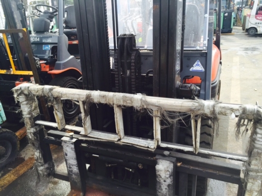 ขายรถโฟลคลิฟท์ TOYOTA 6FD20 ,เครื่องยนต์ดีเซล 2Z ,เสาฟลูฟรี 4.3 เมตร ,งาปรับเลื่อนสไลด์ , รถนำเข้าจากญี่ปุ่น 100\% ขายรถโฟลคลิฟท์ TOYOTA 6FD20 ,เครื่องยนต์ดีเซล 2Z ,เสาฟลูฟรี 4.3 เมตร ,งาปรับเลื่อนสไลด์ , รถนำเข้าจากญี่ปุ่น 100\%