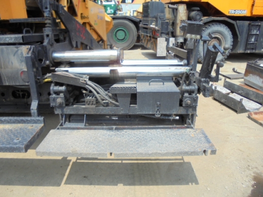 รถปูยาง DEMAG DF130P ปี1999 ปูกว้าง 8เมตร อุปกรณ์ครับ