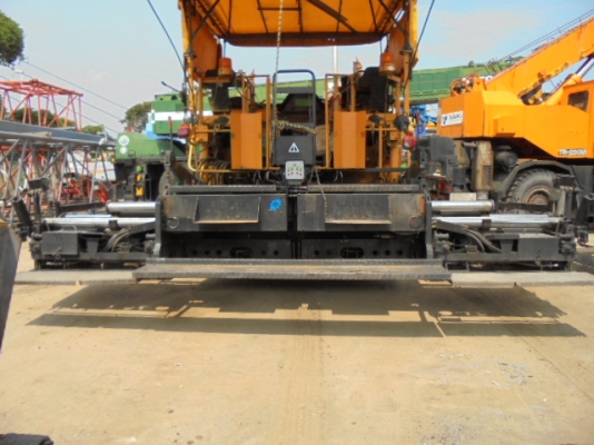 รถปูยาง DEMAG DF130P ปี1999 ปูกว้าง 8เมตร อุปกรณ์ครับ