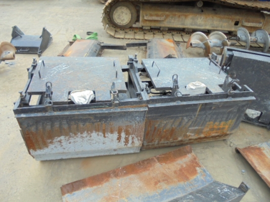 รถปูยาง DEMAG DF130P ปี1999 ปูกว้าง 8เมตร อุปกรณ์ครับ