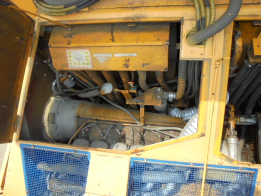 รถปูยาง DEMAG DF130P ปี1999 ปูกว้าง 8เมตร อุปกรณ์ครับ