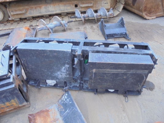 รถปูยาง DEMAG DF130P ปี1999 ปูกว้าง 8เมตร อุปกรณ์ครับ