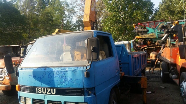 หกล้อ เครื่อง 4BD1 115 แรงพร้อมเครน 2.5 ตัน ใช้งานได้ดี