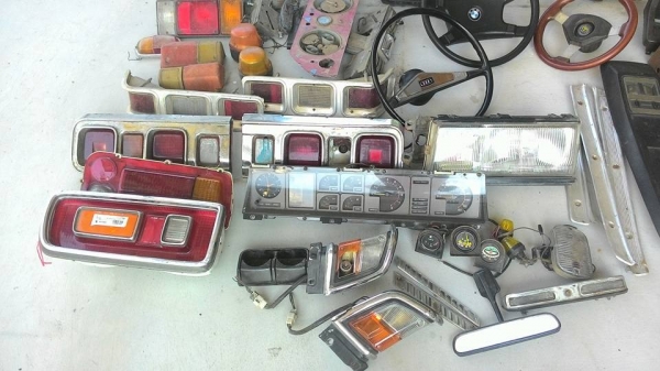 ขายทุกชิ้นครับหลักร้อยถึงหลักพัน ขายทุกชิ้นครับหลักร้อยถึงหลักพัน