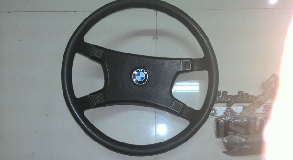 พวงมาลัย bmw