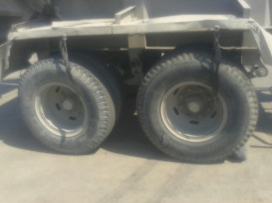 หางดัมพ์สามมิตร 2 เพลา  เพลาเหลี่ยม ติดต่อเจ้าของคุณตี๋ 085-937-6744 , 085-066-0404