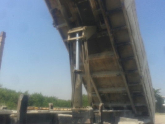 หางดัมพ์สามมิตร 2 เพลา  เพลาเหลี่ยม ติดต่อเจ้าของคุณตี๋ 085-937-6744 , 085-066-0404