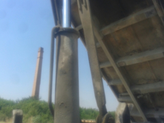 หางดัมพ์สามมิตร 2 เพลา  เพลาเหลี่ยม ติดต่อเจ้าของคุณตี๋ 085-937-6744 , 085-066-0404