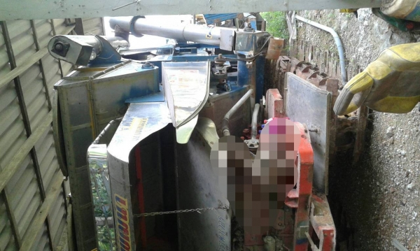 (ปิดการขายจ้า เจ๊นีราชบุรี)รถเกี่ยว พ_เจริญพัฒนา  รถยังสวย  ไม่พร้อมใช้งาน