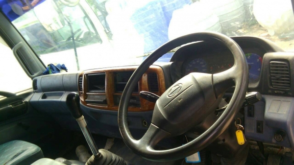 ขายรถ 6 ล้อ ฮีโน่ เมก้า 212 แรง ติดเฮี๊ยบ ปี 49 ยาง 900 สภาพดี จัดแนนท์ได้ สนใจติดต่อได้ที่ 081-9420141  ,  081-5715326