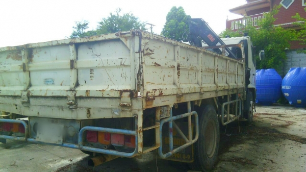 ขายรถ 6 ล้อ ฮีโน่ เมก้า 212 แรง ติดเฮี๊ยบ ปี 49 ยาง 900 สภาพดี จัดแนนท์ได้ สนใจติดต่อได้ที่ 081-9420141  ,  081-5715326