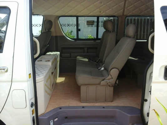 คอนโทรลหลังคนขับ รถตู้คอมมูเตอร์ สีครีม 3500บาท TEL0890671028 อยู่ดอนเมืองครับ IDline arnat1028