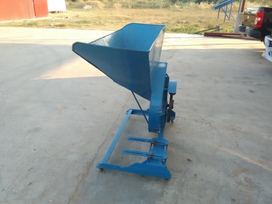 ขายเครื่องสับมันสำปะหลัง ใช้งานน้อยมาก ใช้สับมันครั้งเดียว(ขนาดกำลังการผลิต 3-4 ตัน/ชม)