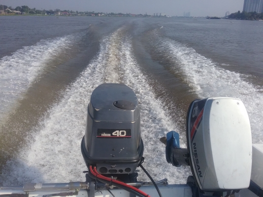 ขายเรือ yamaha 17 ฟุต เครื่องเรือ yamaha 40สองจังหวะทริมไฟฟ้า พวงมาลัยไฮดรอลิคพร้อมเทเลอร์สภาพพร้อมใช้