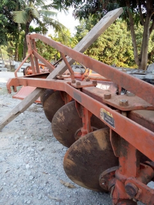 ขายผานบุกเบิก  4/22 ตราช้าง  สภาพพร้อมใช้